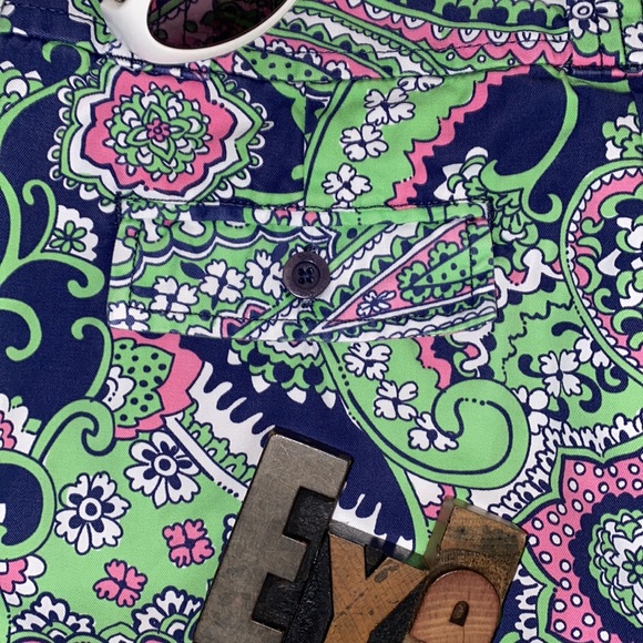 🌴LILLY PULITZER Vintage Paisley/Floral Bermuda Shorts in Royal Poinciana Print - Picture 4 of 8